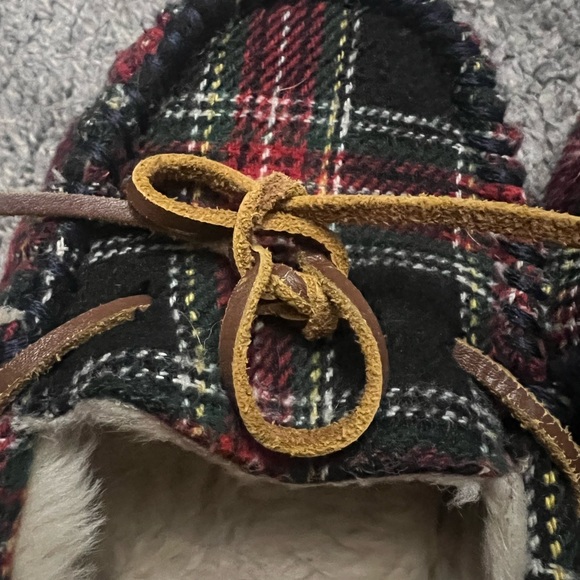 🎄🎅🏼Minnetonka Lodge Trapper Slippers🎅🏼🎄 - Picture 4 of 6